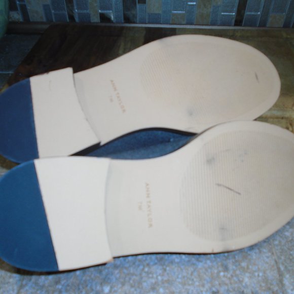 Slightly used Ann Taylor Gray Flannel Penny Loafers Sz 7M - Picture 6 of 6